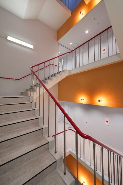 HAROW高千穂通　階段室