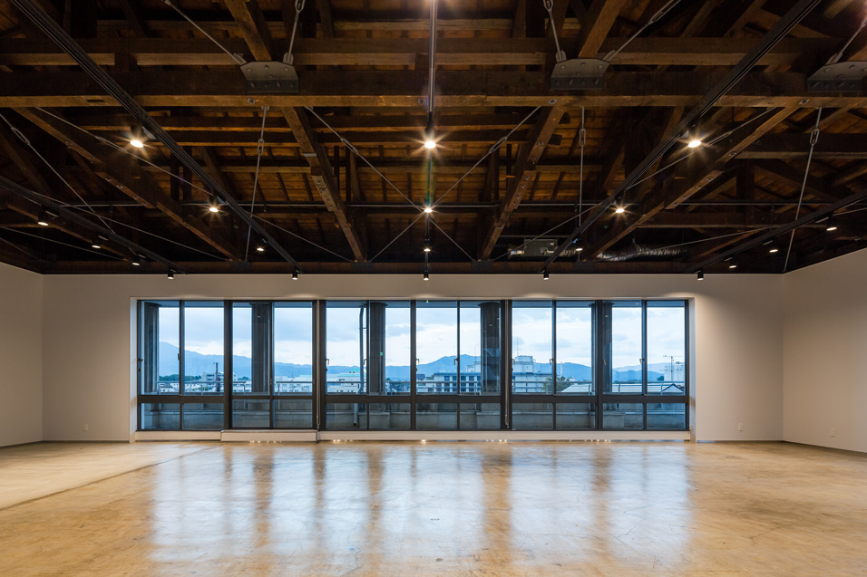 photo:西陣産業創造會館（旧京都中央電話局西陣分局舎）
