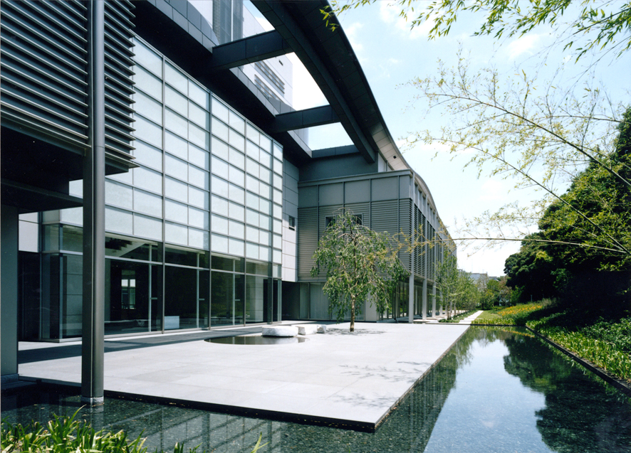 photo:NTT武蔵野研究開発センタ本館