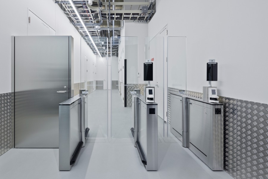 大阪第7データセンター 6棟 エントランス