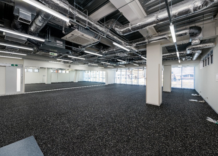 戸田艇庫　2階トレーニングルーム