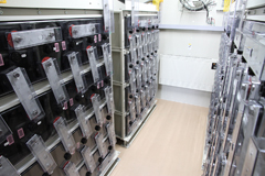 写真:シール鉛蓄電池